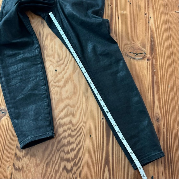 Good American Good Legs Coated Skinny Jeans - Picture 13 of 13